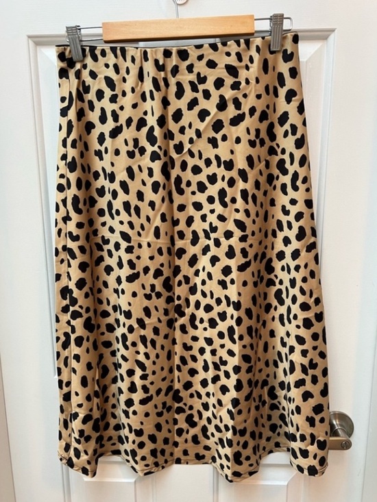 Dresses & Skirts - Leopard Print Midi Skirt